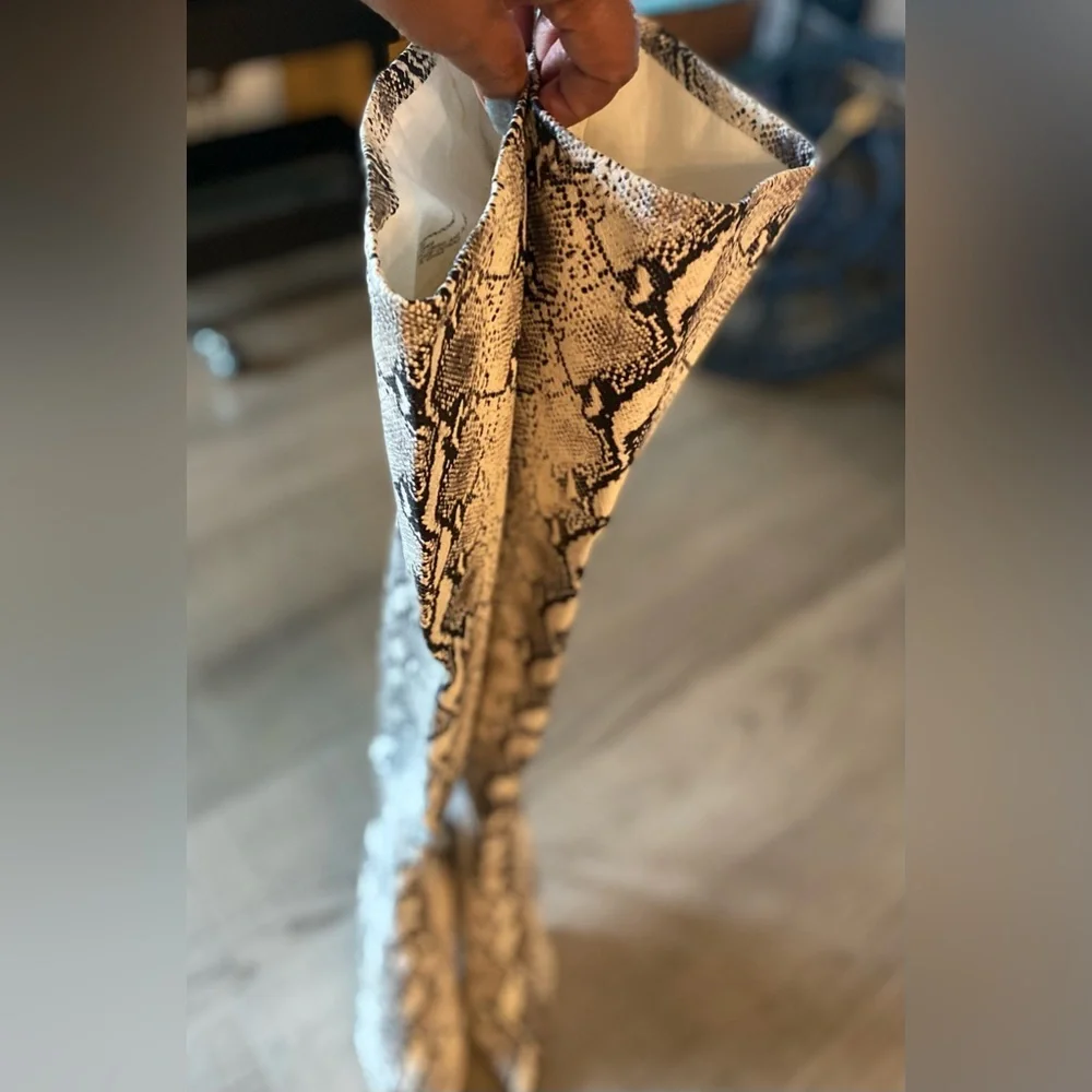 STEVE MADDEN BOOTS - Picture 7 of 17